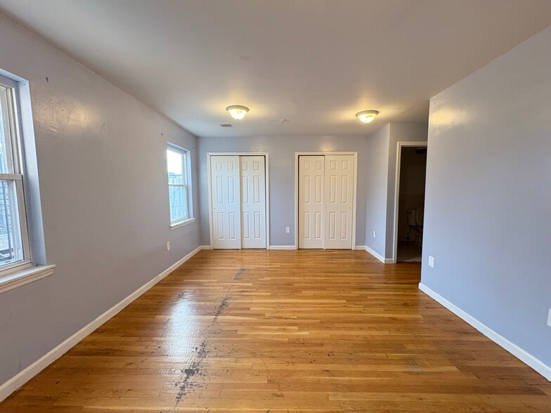 14 Bergen Ave 2 - 7 Bergen Ave