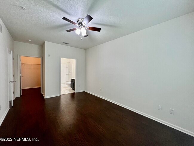 Building Photo - 4990 Key Lime Dr