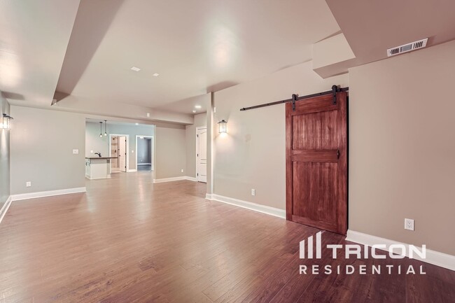 Building Photo - 3893 Ridge Grove Way