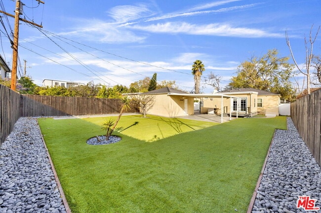 Building Photo - 6323 Farmdale Ave