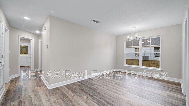 Building Photo - 8 Bellamy Ln