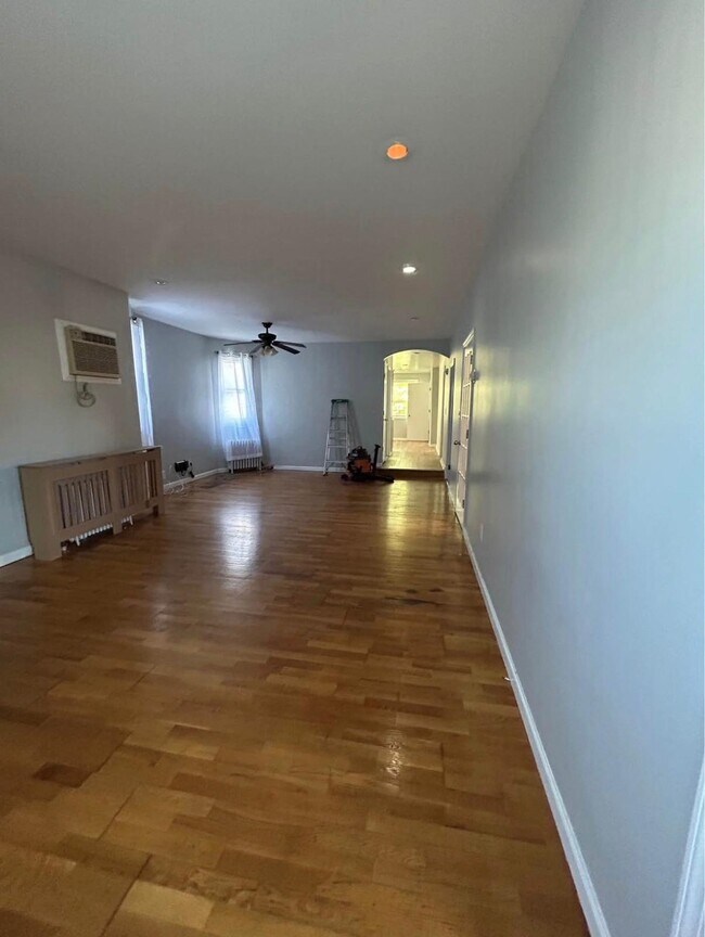 Building Photo - 78 W 51st St