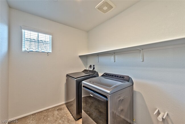 Building Photo - 10640 Sariah Skye Ave