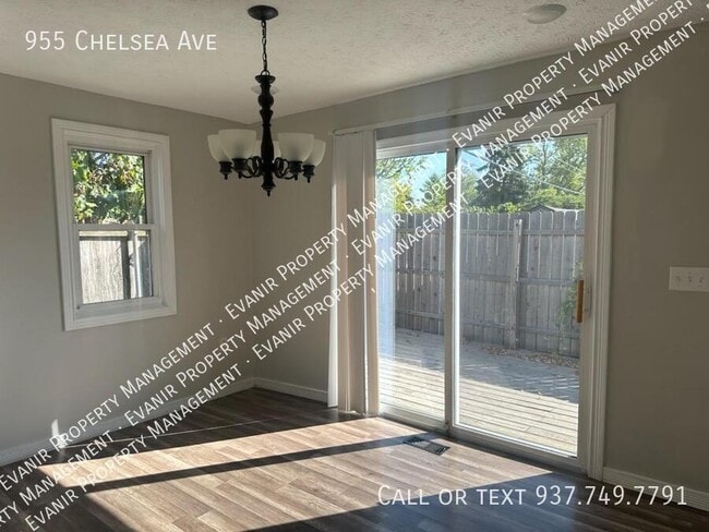 Building Photo - 955 Chelsea Ave