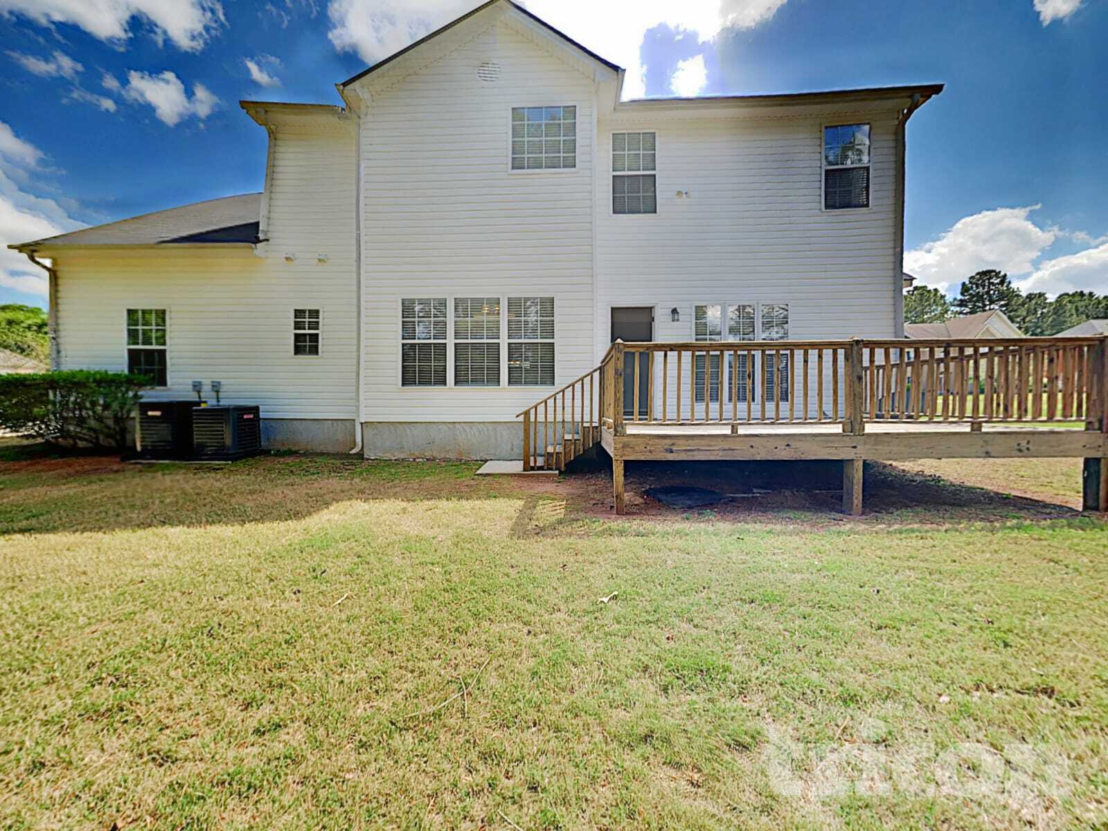 Building Photo - 1228 Saxony Dr SE