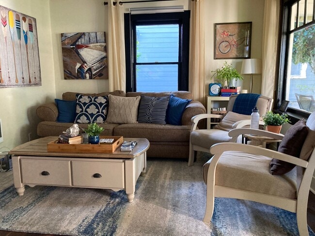 Building Photo - Fully Furnished Cottage in Camas Available for 7 Months!