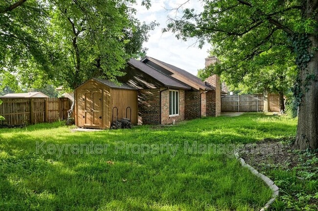 Building Photo - 3619 Chatham Ct