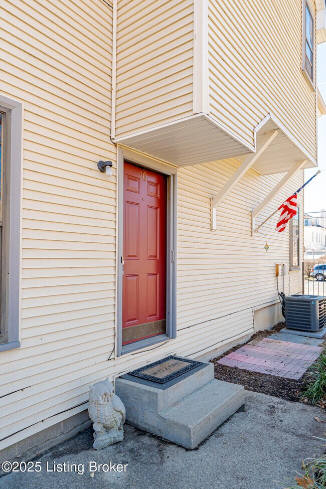 Building Photo - 1140 S 1st St