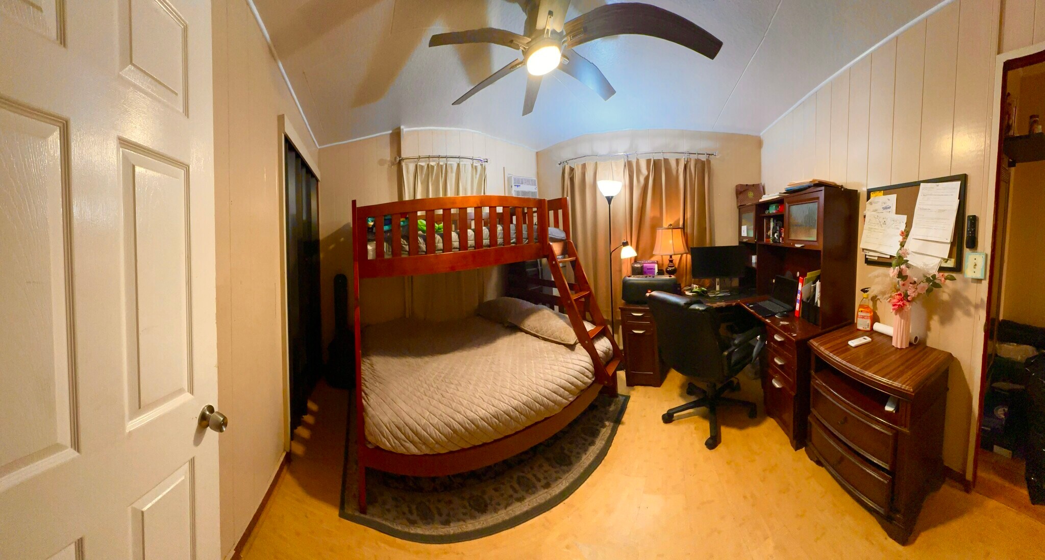 Building Photo - 2668 Kalihi St