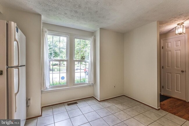 Building Photo - 619 Coral Reef Dr
