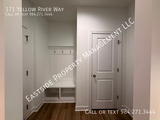Building Photo - 171 Yellow River Wy