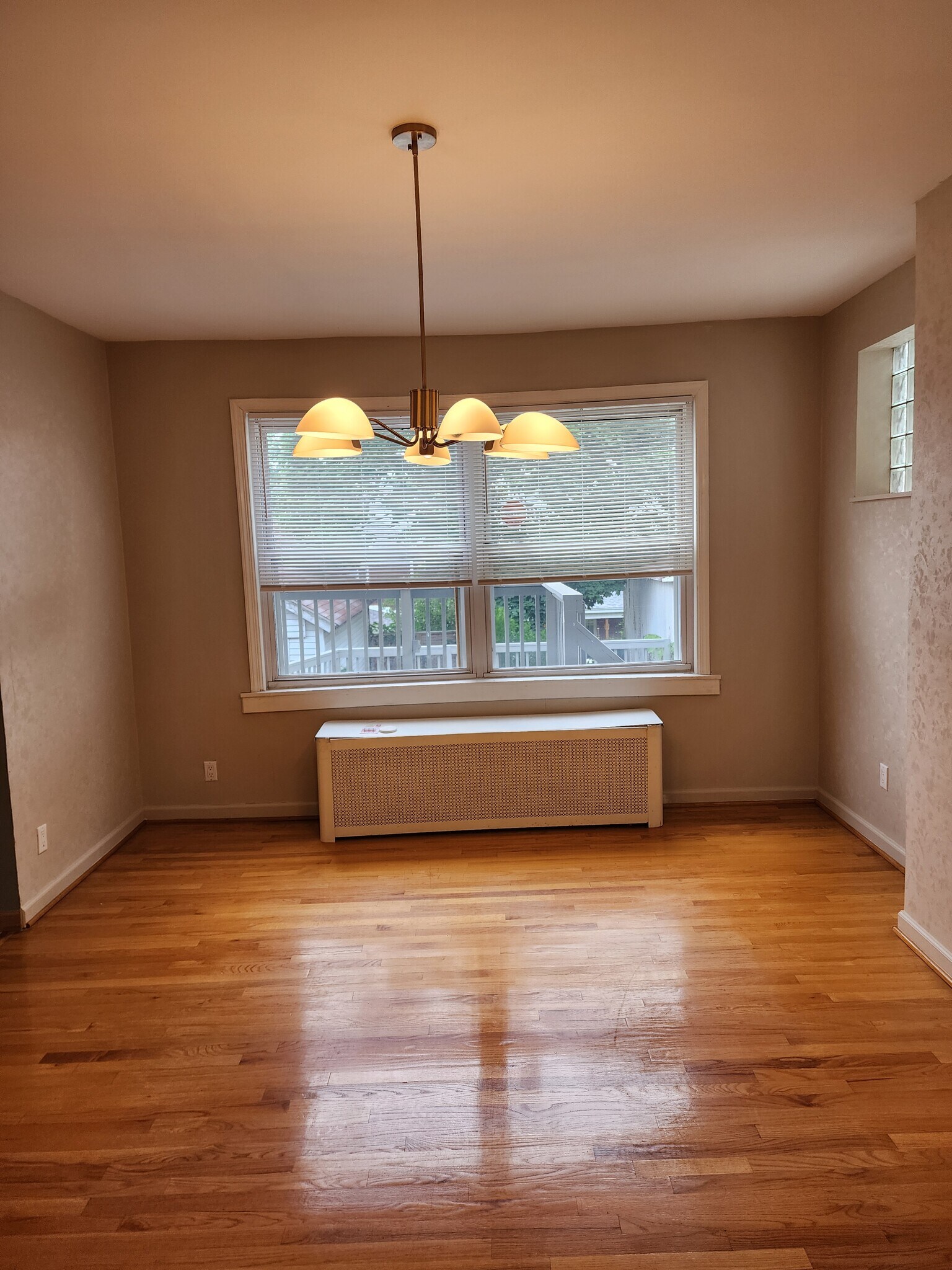 Building Photo - 5505 Beacon St