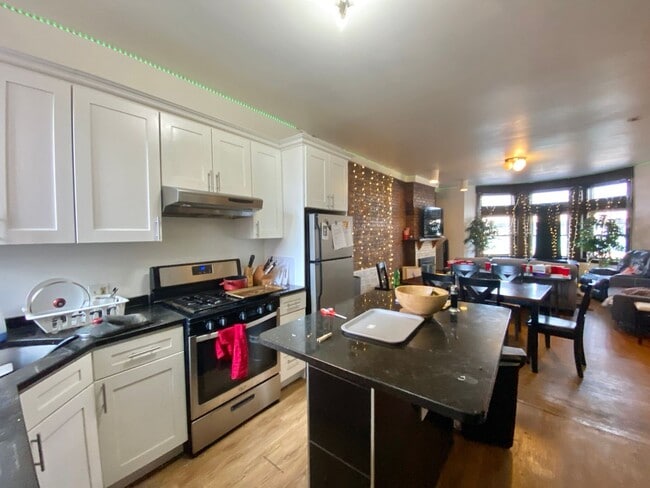 Building Photo - Awesome value four bedroom in Brookline