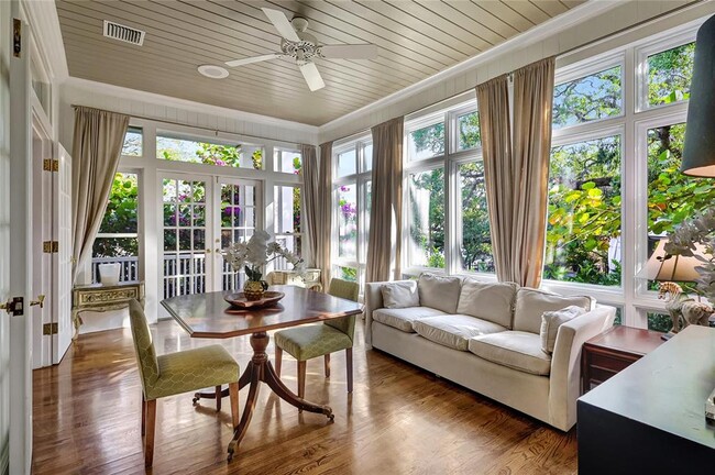Building Photo - 6220 Bayshore Blvd
