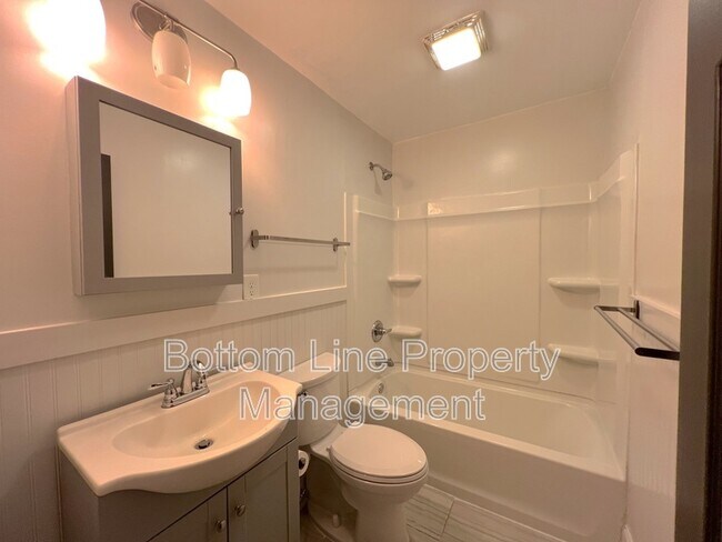 Building Photo - 1943 Wilmore Dr