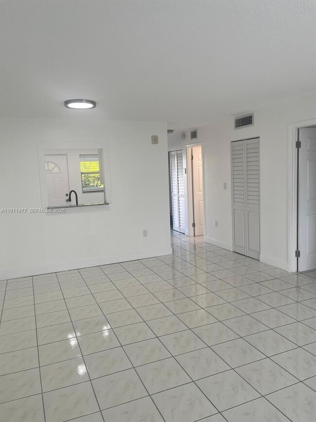 Building Photo - 3550 NE 169th St