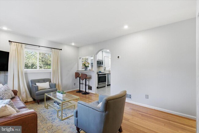 Building Photo - 7203 Arthur Dr