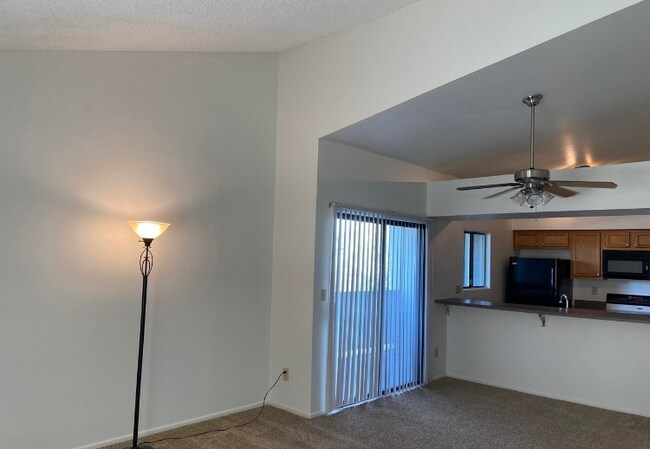 Building Photo - 2182 N Pantano Rd