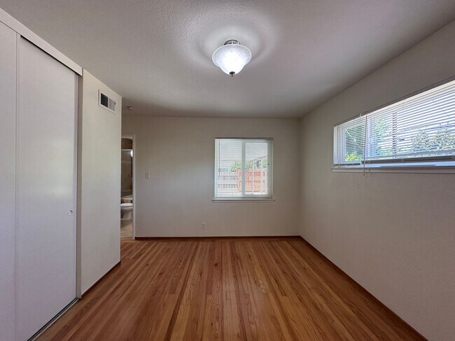 Building Photo - Stunning 3/2 Cambrian / Los Gatos border, ...