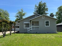 Building Photo - 2477 Baldwin Ave
