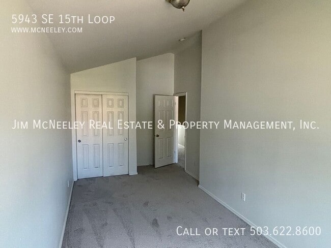 Building Photo - 5943 SE 15th Loop