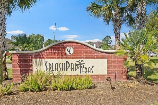 Building Photo - 16783 Mammoth Springs Dr