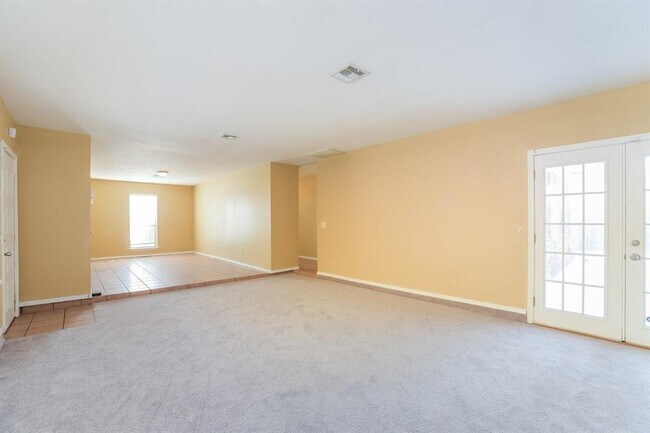 Building Photo - 609 NW 139th St
