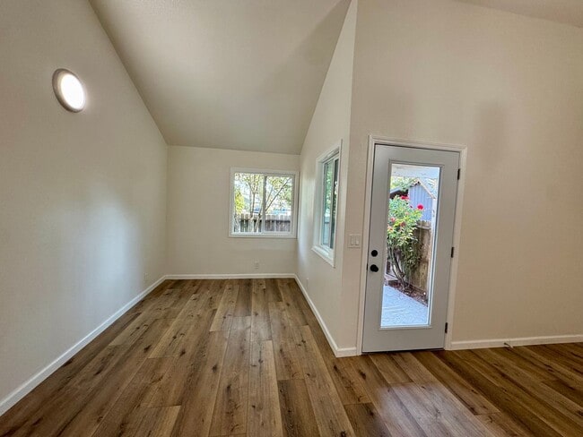Building Photo - 2369 Kenton Ct