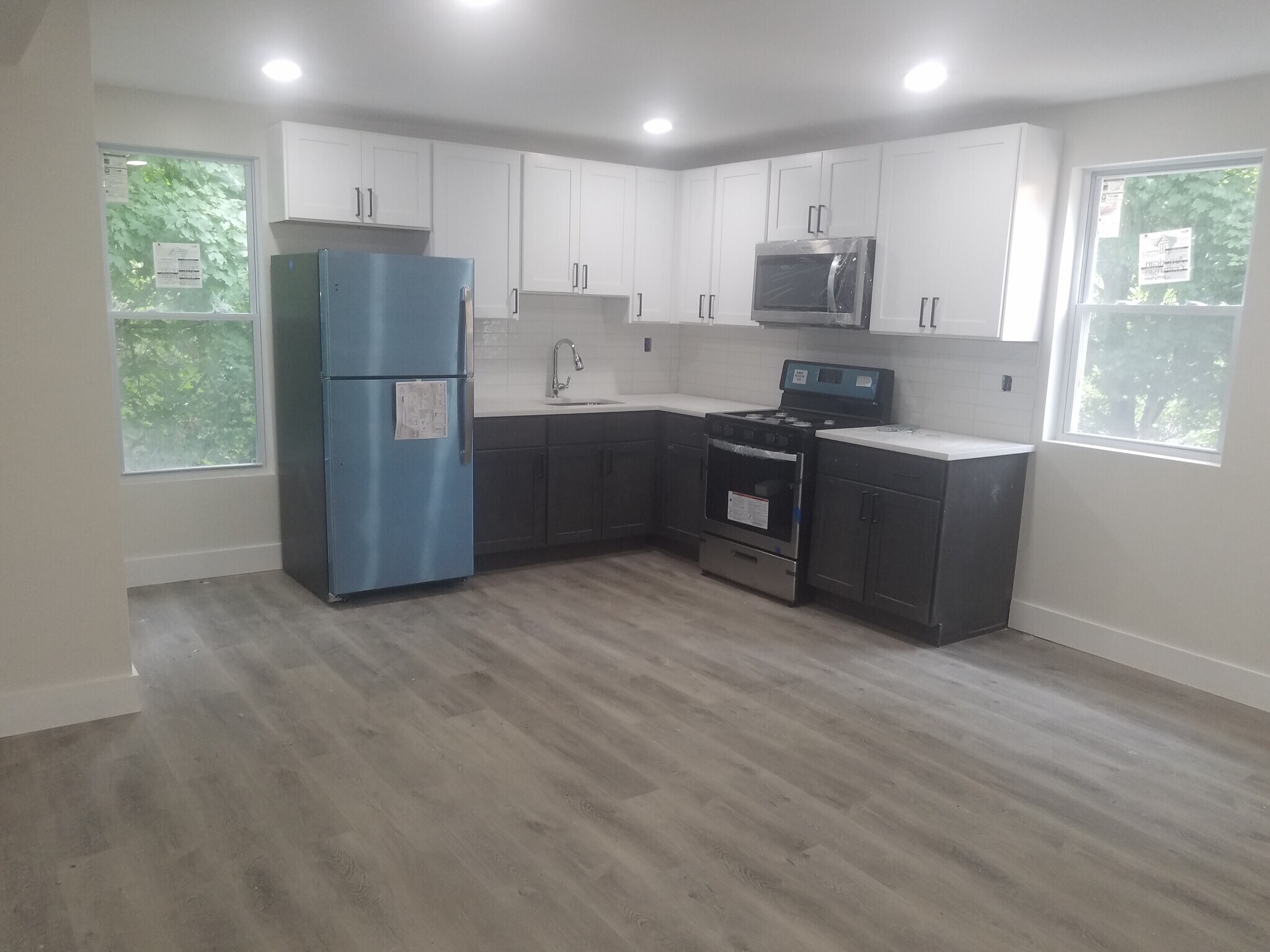 Building Photo - 193 Seymour Ave