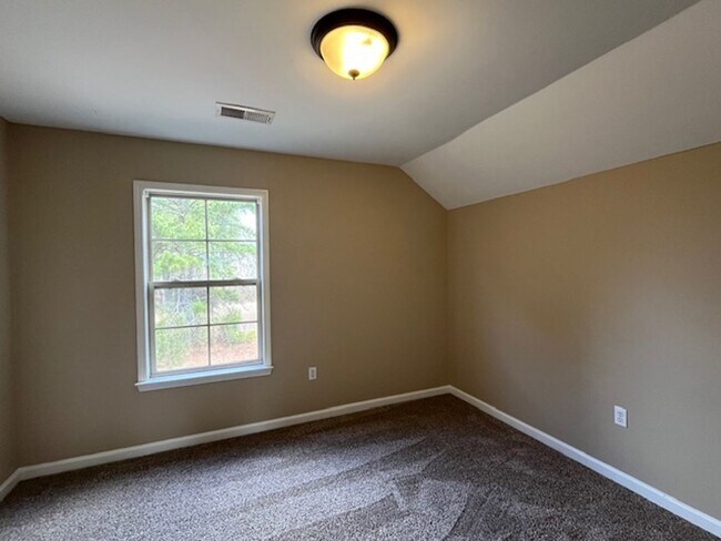 Building Photo - Renovated 4 Bedroom 2.5 Bath Home for Rent!