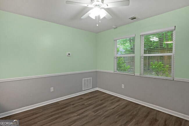 Building Photo - 5883 Brookside Dr SE