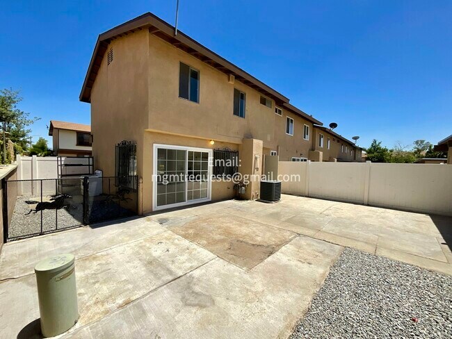 Building Photo - 16830 Village Ln