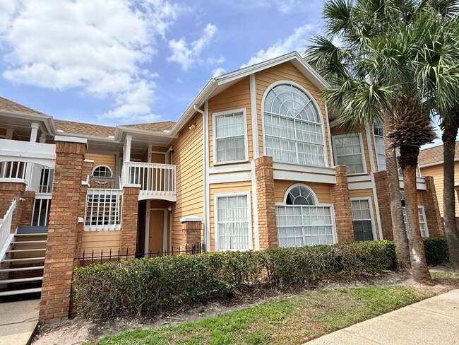 Building Photo - 2490 Sweetwater Club Cir