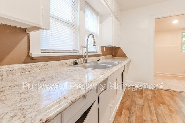 Building Photo - 1609 NE 18th St