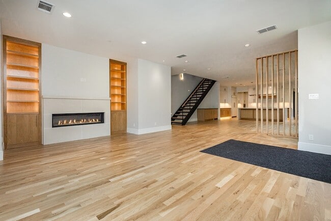 Building Photo - 4203 Normandy Ave