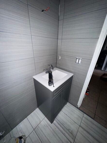 Building Photo - 1863 Nekoma Ct