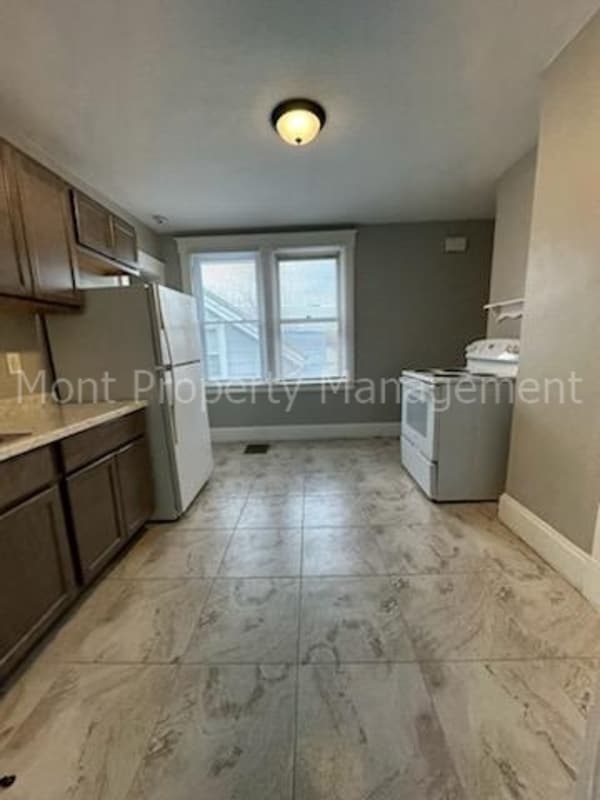 Building Photo - 212 Jackson Ave