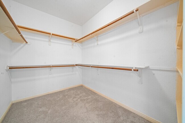 Building Photo - 4815 Plum Forest Rd