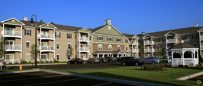 Building Photo - Legends at North Ponds