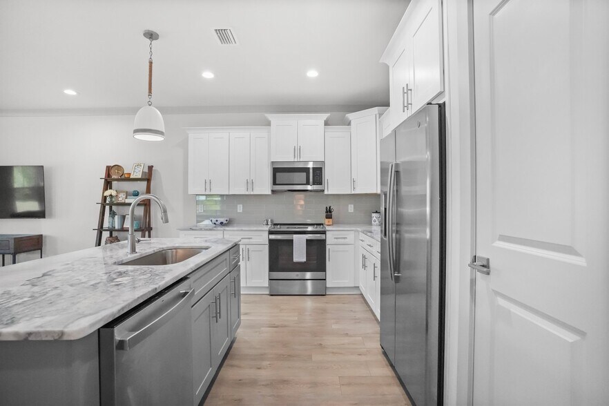 Building Photo - 135 Golden Bell Ct