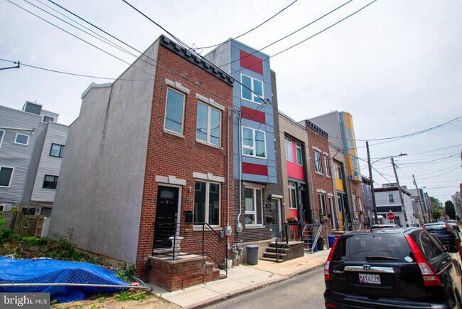 Building Photo - 1441 S Bouvier St