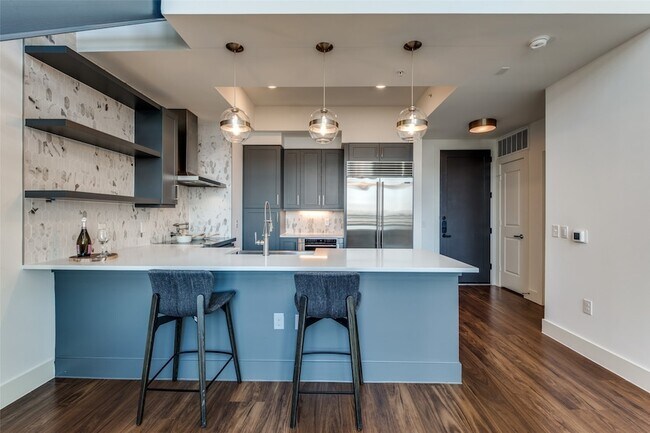 Building Photo - 3611 Congress Ave