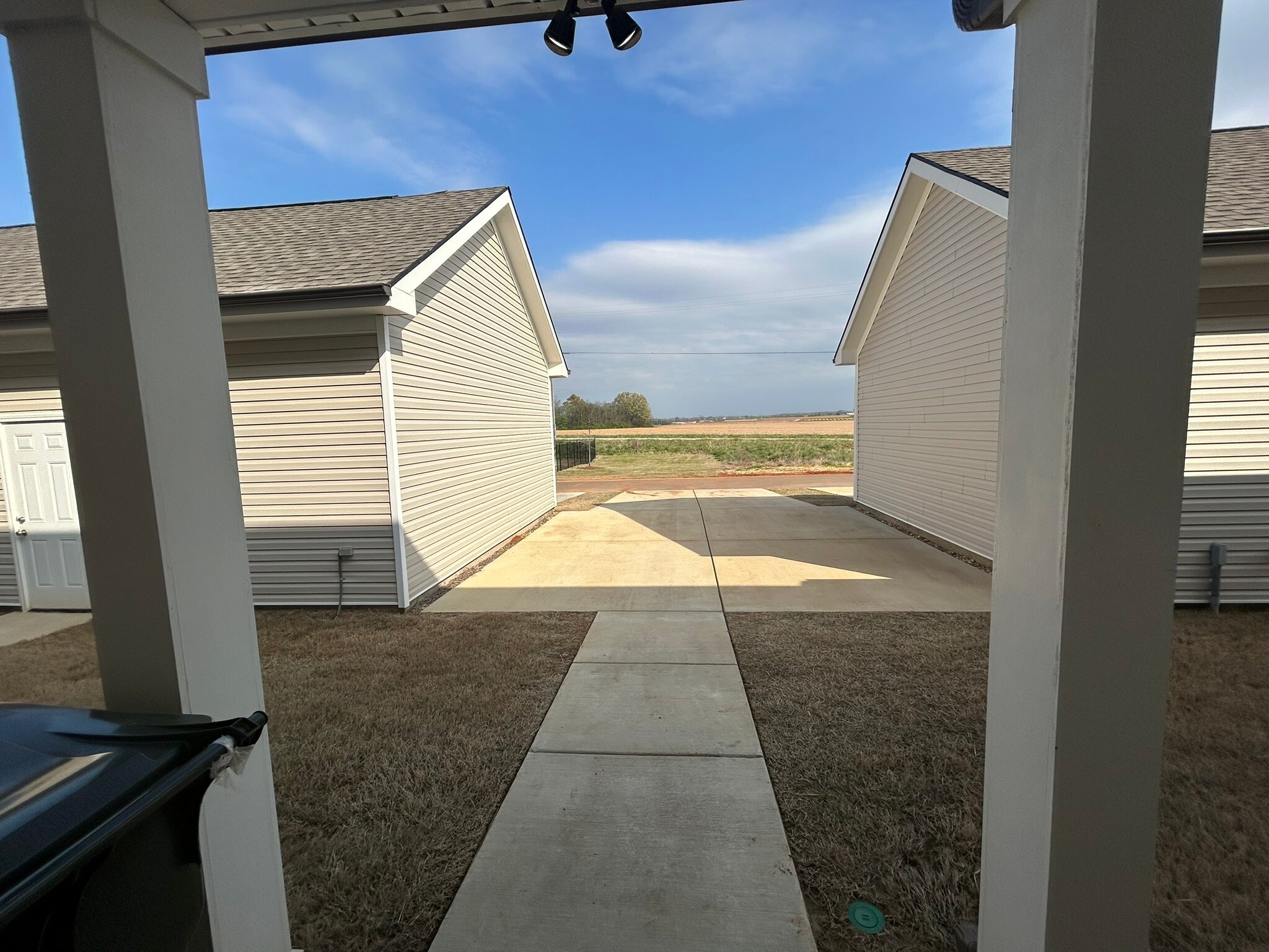 Building Photo - 163 Susan Lynn Dr