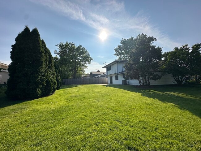Building Photo - 190 Bourne Ln