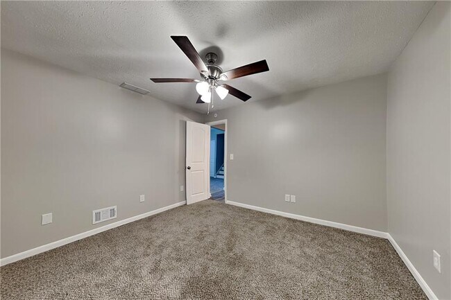 Building Photo - 2816 Quinbery Dr