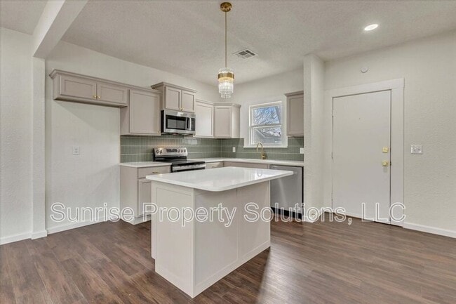 Building Photo - 1704 NW 32nd St