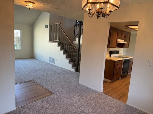 Building Photo - Updated 4 Bedroom 2.5 Bath Vacaville *Star...