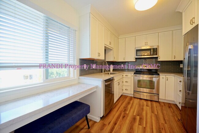 Building Photo - "Charming 1-Bed Condo Retreat in Greenbrae – Spacious 894 Sq Ft Living!"