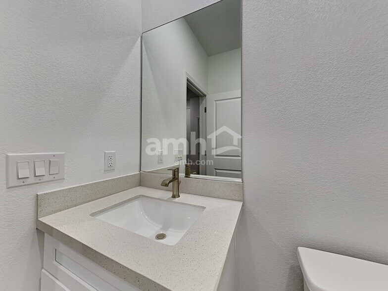 Building Photo - 9139 S Conquistador St