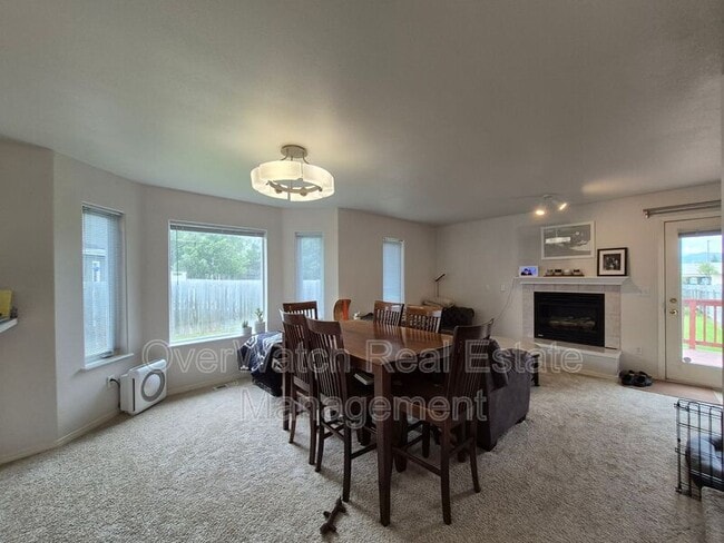 Building Photo - 3926 Lakehurst Cir